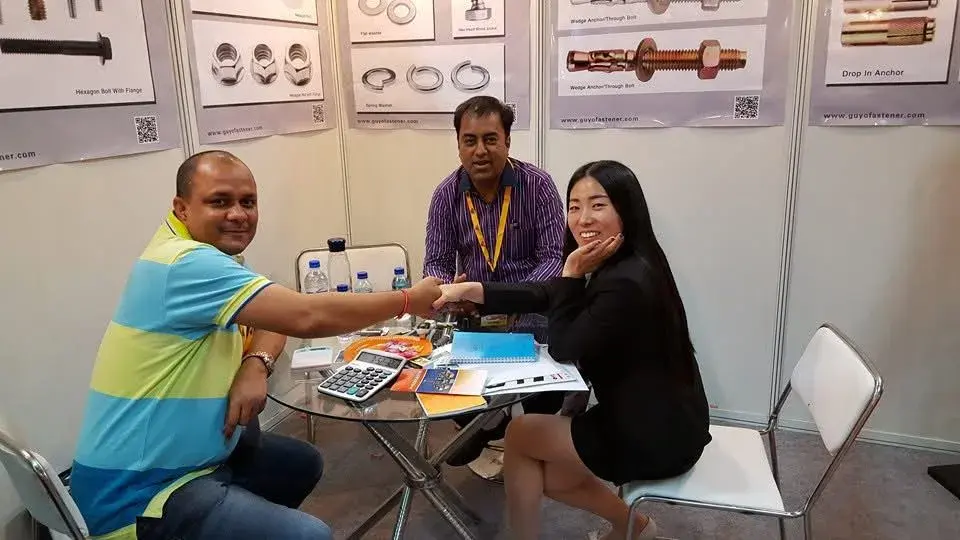 VMP closing an export order at a fastener trade fair